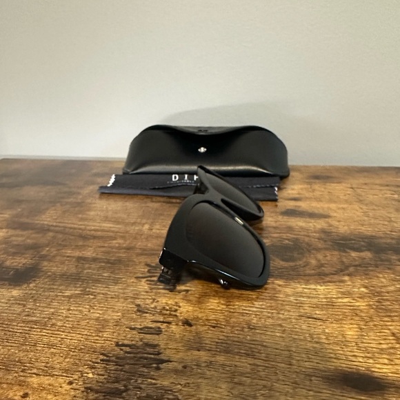 Diff Eyewear Black Sunglasses with Case main image 9